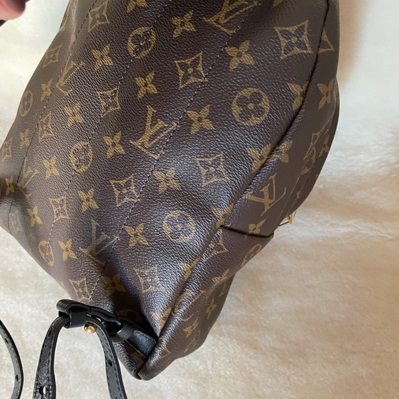 Stop and take a look@ Louis Vuitton Palm Springs PM Backpack. Just beautiful. - Picture 5 of 16